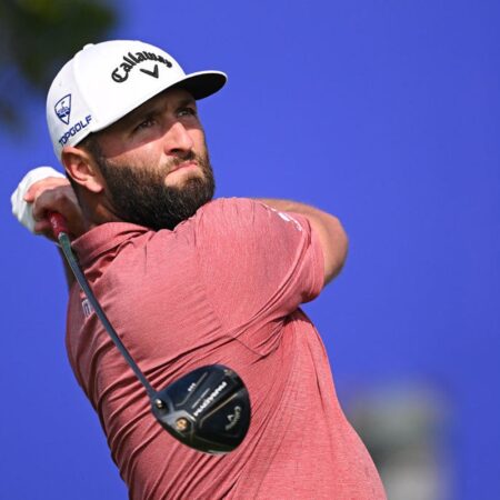Яркие брюки Джона Рама возглавили модный парад на турнире Masters