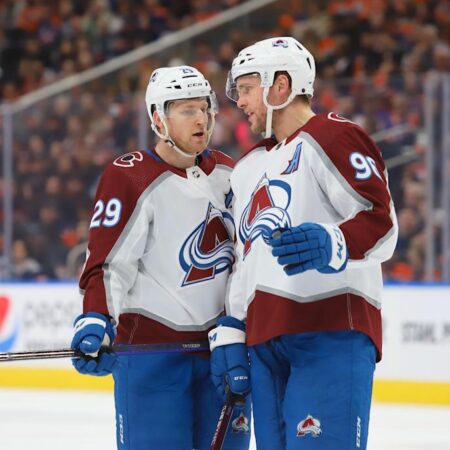 Экспресс-ставка на матч НХЛ Колорадо — Даллас 19 апреля: Нэтан Маккиннон в центре внимания