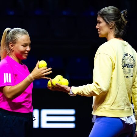 Safina steps back into the arena, this time in Shnaider’s corner