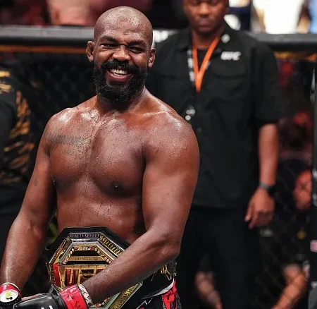 Джон Джонс сделал загадочное заявление о своем будущем в UFC
