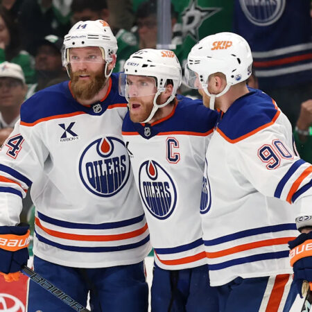 Прогноз и ставки на матч Oilers vs. Panthers в финале Кубка Стэнли 2025