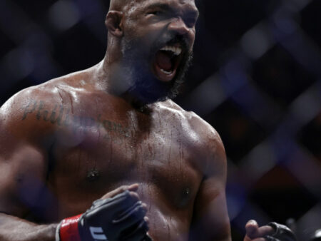 Мир ММА на грани перемен: Уход Джона Джонса и главные бои UFC 317